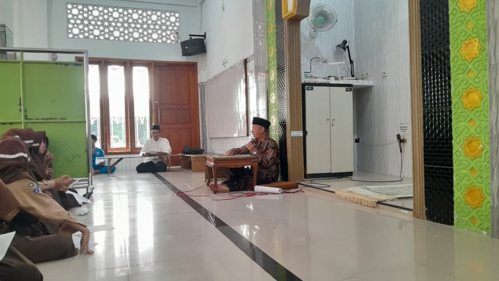 Bekal Spiritual Menjelang Ujian, Santri Kelas Akhir Terima Ijazah Riyadloh Puasa 40 Hari
